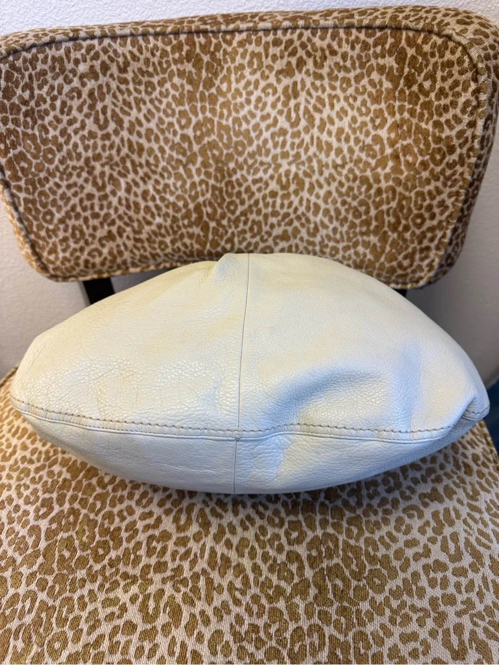 💯Auth! MARC JACOBS Cream/Beige Leather Knotted Shoulder Hobo Bag w Flower Appl.